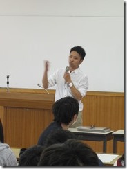 学生に実習の心構えを語る平井清司先生